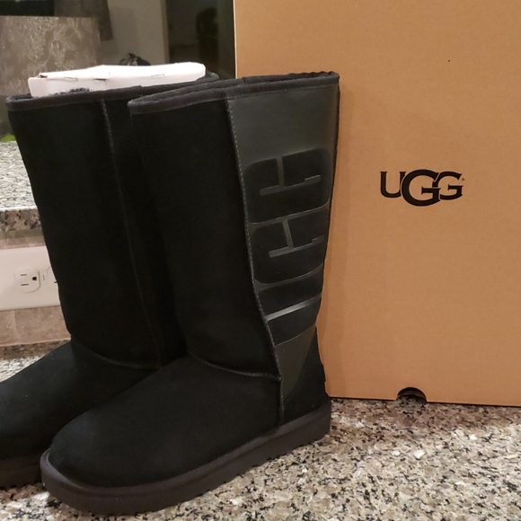 UGG high calf boots - Picture 2 of 5